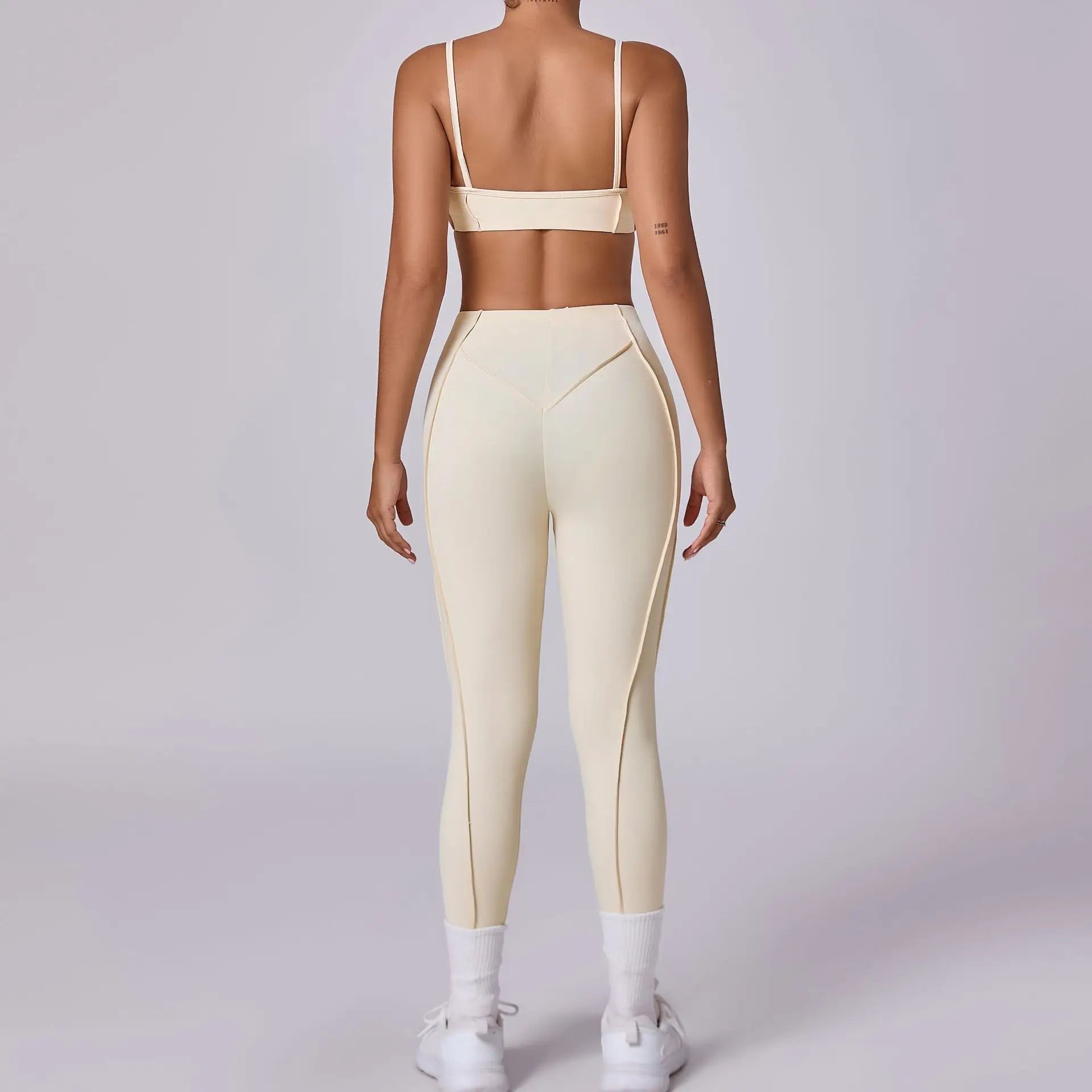Combinaison avec brassière